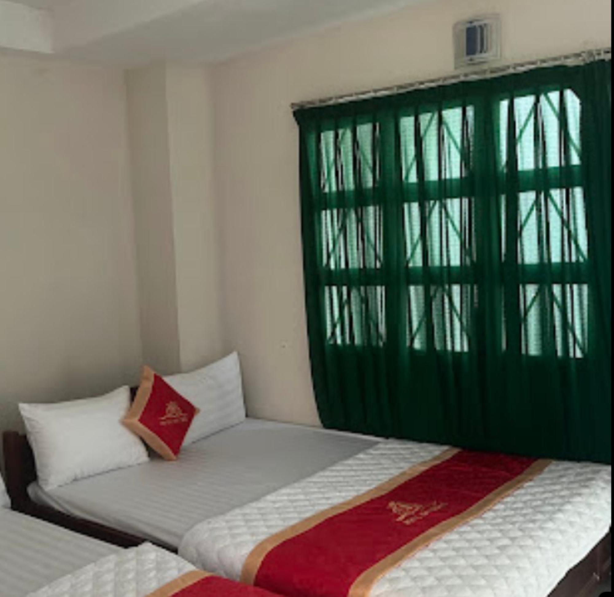 Trang Hotel *